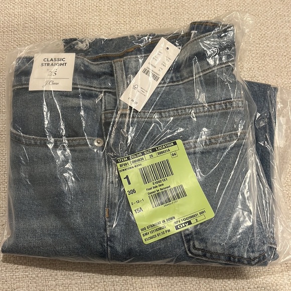 J.Crew High-Rise ‘90s Classic Straight Jean in Downtown Wash - Picture 5 of 6